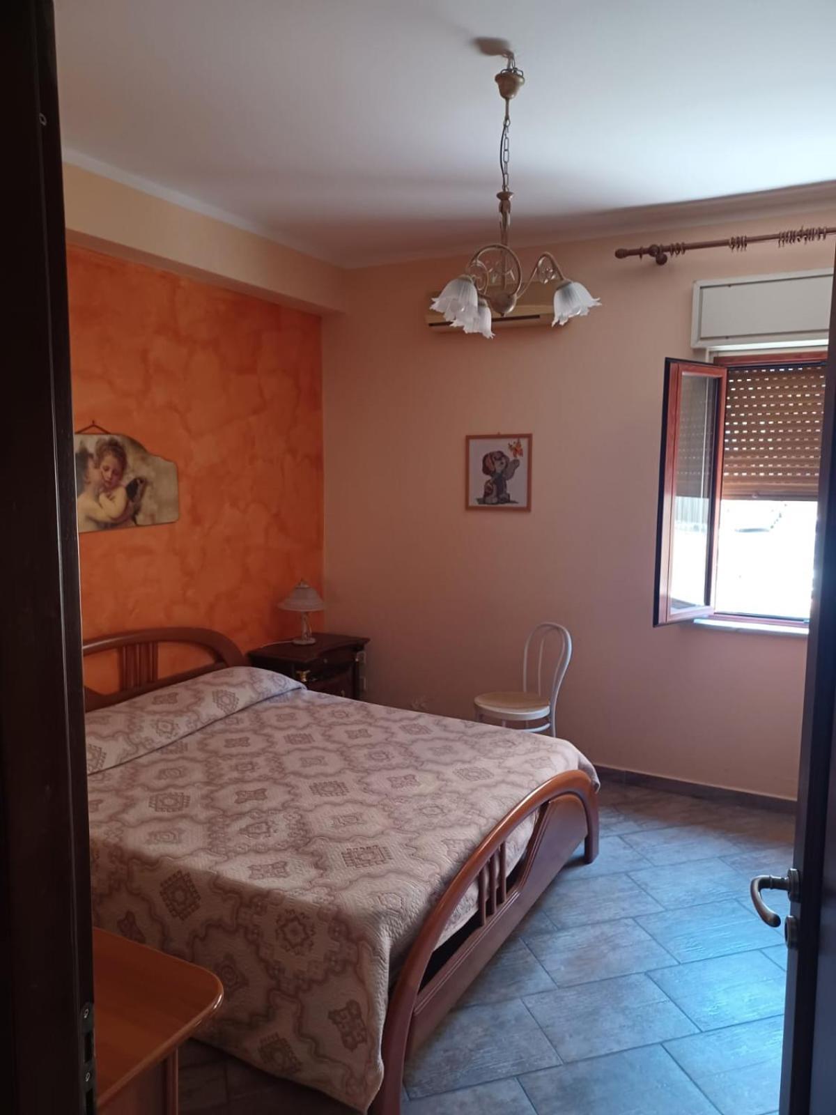 Holiday Homes Кампофеличе-ди-Роччелла Экстерьер фото