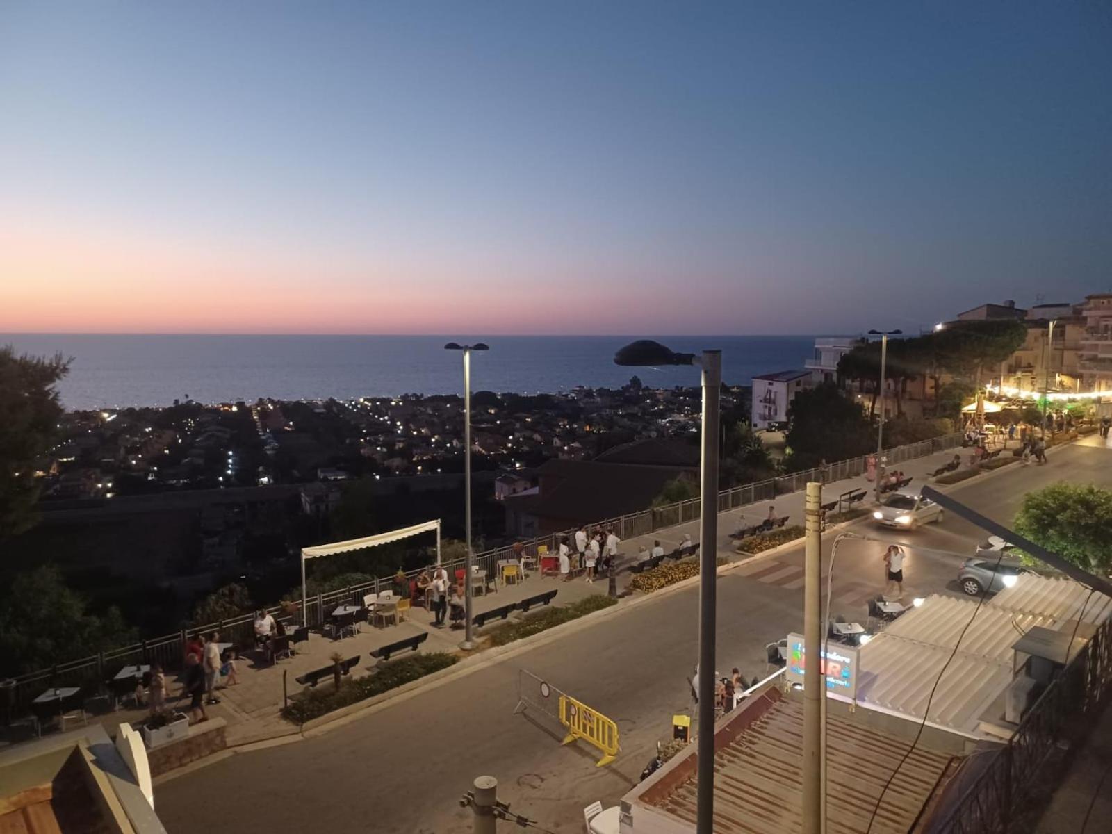 Holiday Homes Кампофеличе-ди-Роччелла Экстерьер фото