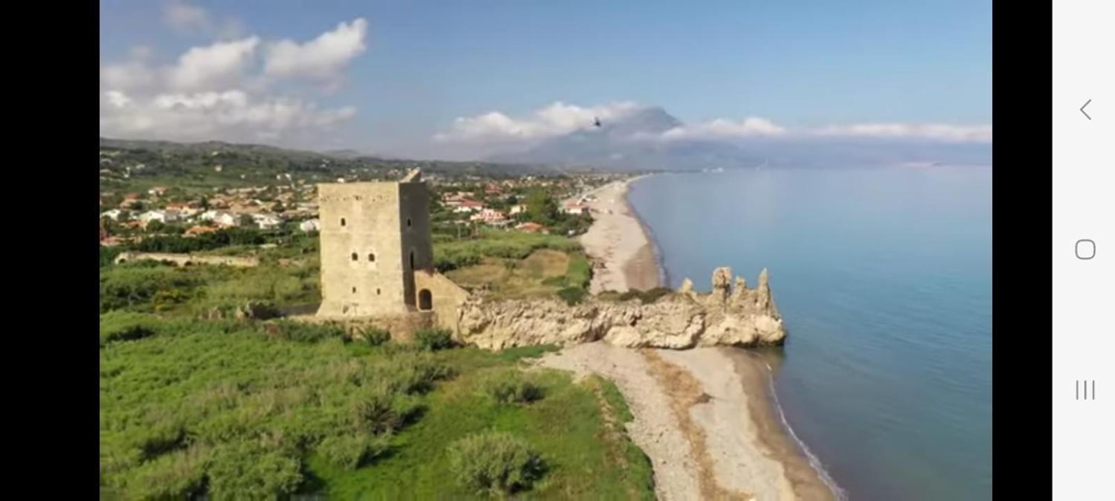 Holiday Homes Кампофеличе-ди-Роччелла Экстерьер фото